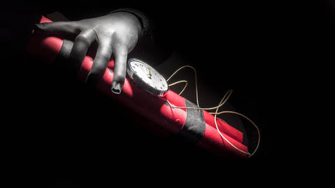 没钱怎么办？11.5亿海航债到期前夜“耍流氓”，还有140亿存续债在路上