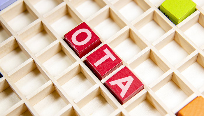 Booking,Expedia,Holdings,IAC,NRC,CNBC,OTA,广告费,裁员计划