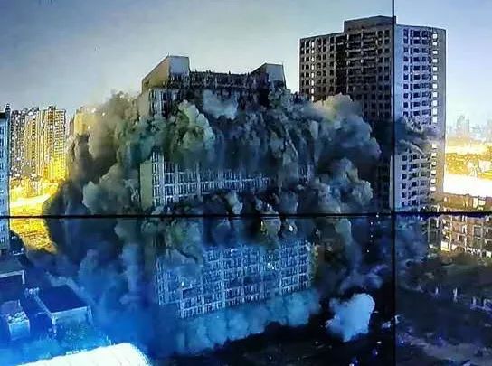 上海中环著名“烂尾楼”爆破拆除，宝能计划5年后建成综合体