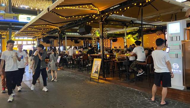 海口打卡新地标，上邦百汇城引领青年夜生活