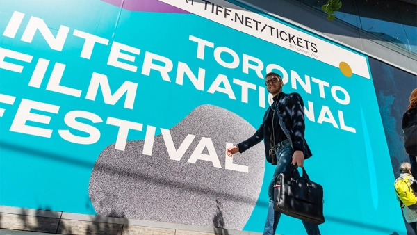 文娱早报 | 多伦多电影节不延期将有线上活动 李宇春担任华晨宇帮唱嘉宾加盟《歌手·当打之年》