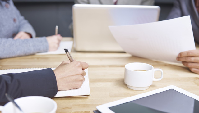 直击股东大会 | 海特高新被质疑盈利能力欠佳，董事长回应“搞技术就是十年磨一剑”