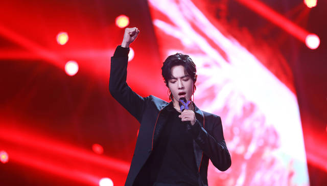 肖战《光点》打破付费数字单曲纪录，流量明星撑起了数字音乐产业？