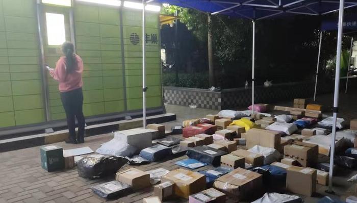 丰巢收购中邮速递易，能否坐稳“快递柜一哥”？