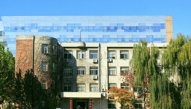 中国传媒大学回应学生坠亡事件：已启动核查