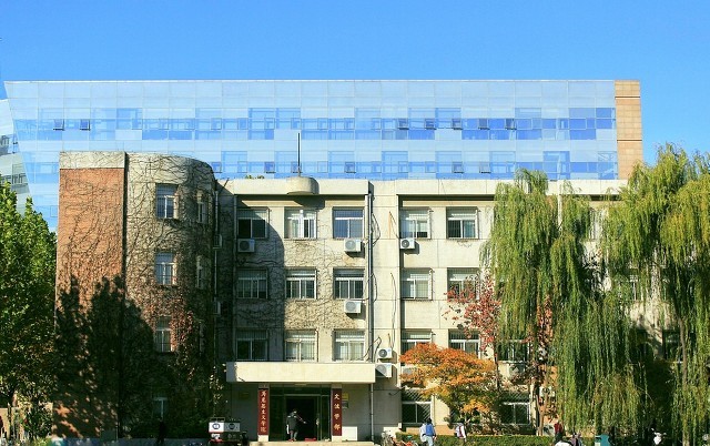 中国传媒大学回应学生坠亡事件：已启动核查