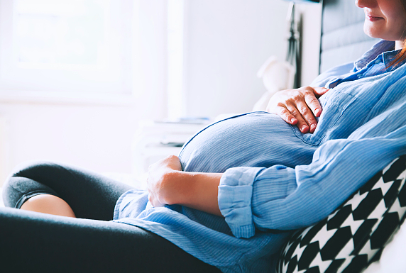 代孕妈妈不仅受到阶级和父权的压迫，也会受到市场经济的压迫。