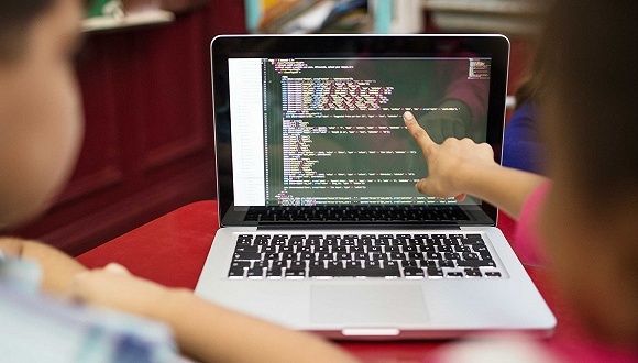 19岁获奖，20岁创业，这些年轻人从苹果生态中找出商机