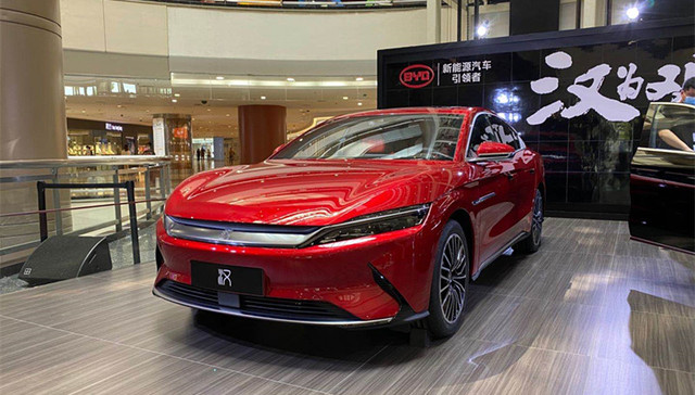 除了搭载“刀片电池”之外，比亚迪汉实车还有这些看点 | 新车