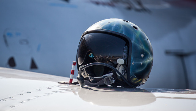 公安部明确骑电动车不戴头盔暂不罚，相关概念股应声下跌