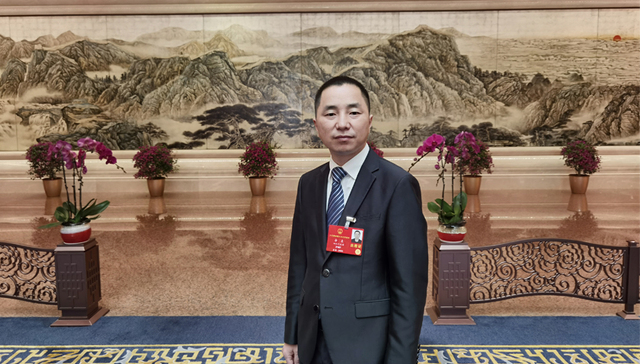 酒业两会声音丨舍得酒业生产基地副总经理： 文化先行  鼓励白酒“走出去”