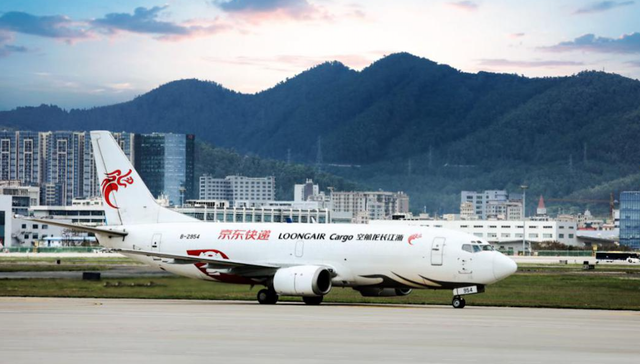 618前京东物流航空战略提速：南通机场集团入股京东航空