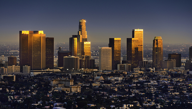 巴斯家族执掌四十年，湖人队成了豪门内斗主战场