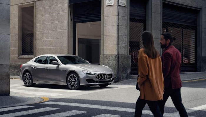 布局年轻化市场战略，这个106年的超豪华品牌又有新动作