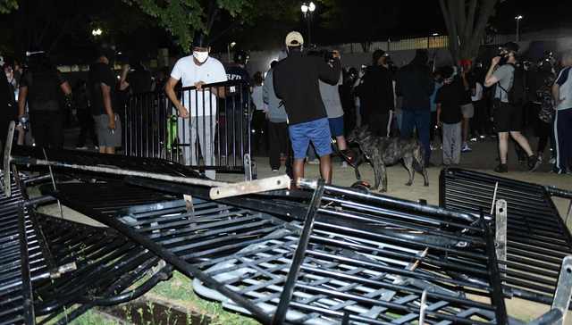 和平抗议升级为打砸抢，幕后推手是这些美国极端组织？