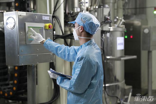 探秘比亚迪刀片电池工厂：今年产能已被预订一空