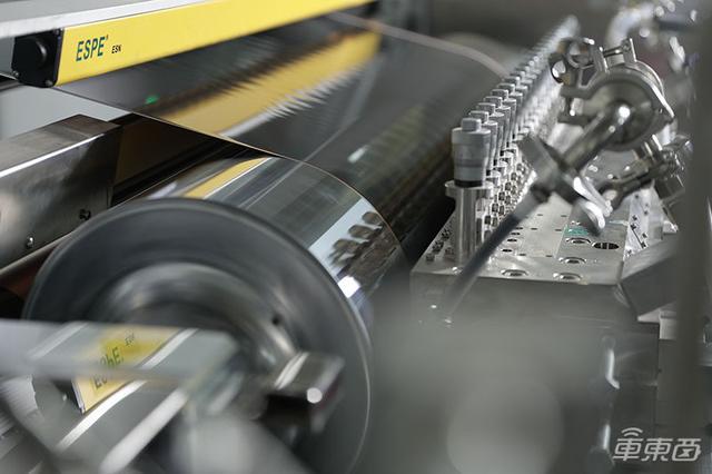 探秘比亚迪刀片电池工厂：今年产能已被预订一空