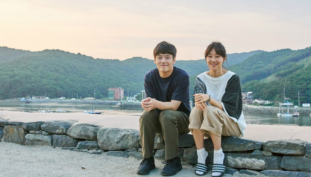 文娱早报 | 阅文发布五条措施打击盗版 第56届百想艺术大赏颁奖