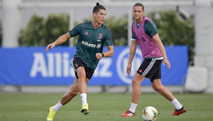 无愧社交媒体吸金王，狂敛10亿美元的C罗成集体项目“第一人”