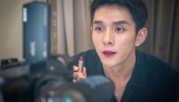 各位主播和商家注意了！首部直播电商规范即将发布