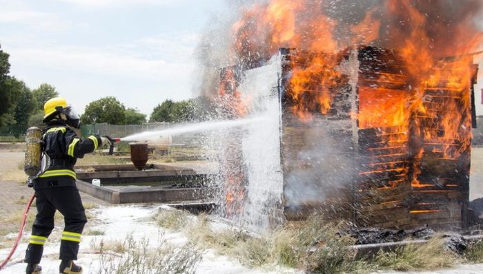 危险化学品,,液化石油气,安全生产工作,风险隐患,住院治疗,航空运输,思想认识