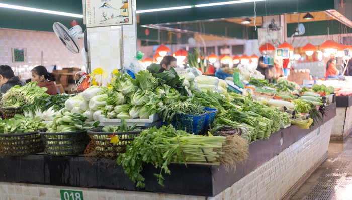 【专访】学者盛强：超市电商无法取代菜市场，城市规划应尊重百姓“用脚投票”
