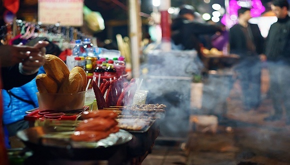 为扭转颓势，广州两家老牌百货选择抱团