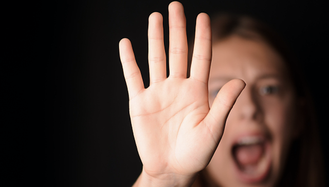 以爱为名的隐秘霸凌：我们为什么会成为煤气灯操纵的受害者？