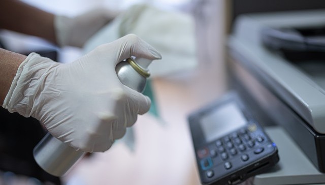 北京已遏制疫情蔓延势头，但防控形势依然严峻复杂