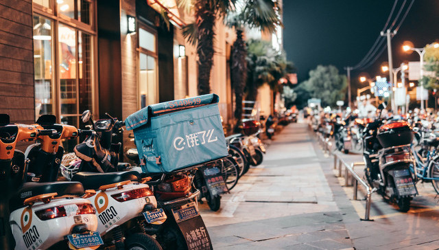 北京市农贸市场、餐饮、食堂、外卖、快递、物流等人员必须全面进行核酸检测