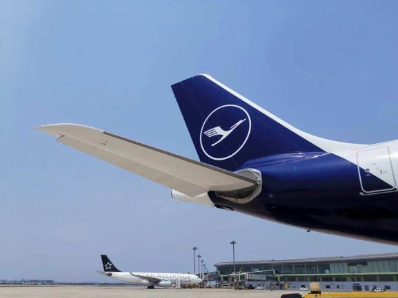 汉莎航空90亿元政府救助计划获大股东支持，公司股价涨逾27%