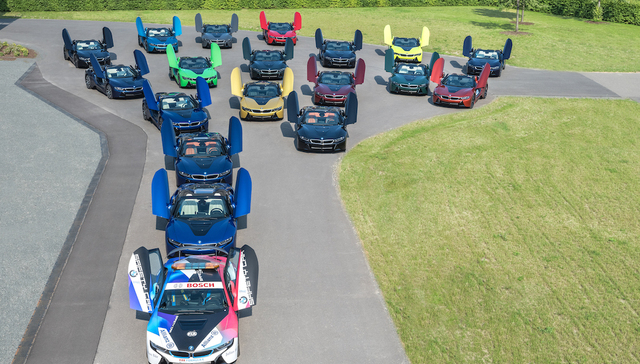 为了向混动跑车做最后的告别，宝马造了18台特殊涂装的i8