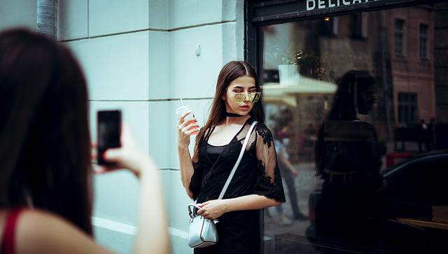 UP主的“赚钱之路”：广告是大头，价格根据粉丝量“明码标”，平台补贴是零花钱