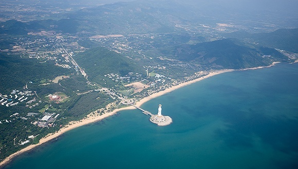 三亚一海景“楼王”地价被评估1600元/平米， 被指穿越到20年前