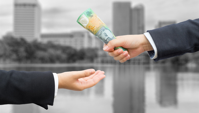 退费之外还给和解金，迪士尼英语离场姿势很“体面”