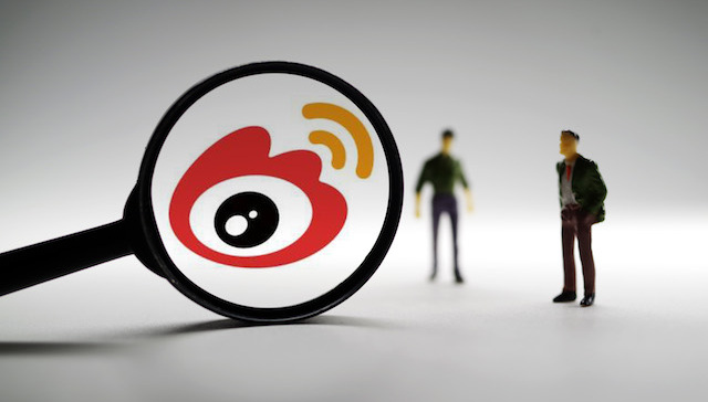 舆论主场之争：整改无果的微博和执意社交的知乎