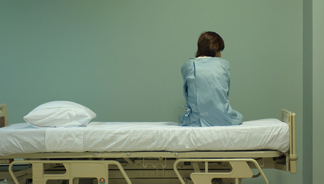 北京一病例出现嗅觉减退等症状未报告，隔离期满曾与多名朋友聚餐