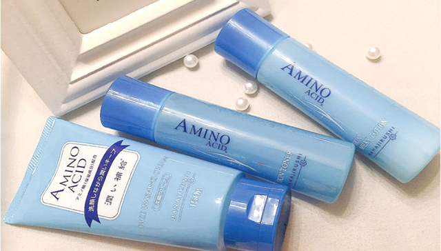 有秦牛正威流量加持的护肤品牌花印，为什么开了万余个零售点你还是对它不熟？