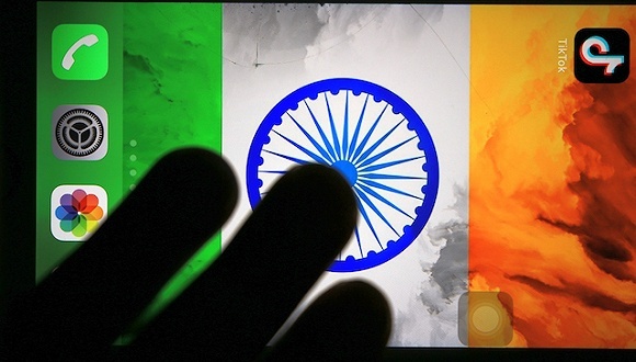 封禁中国应用72小时后：微信还能使用，QQ邮箱被墙