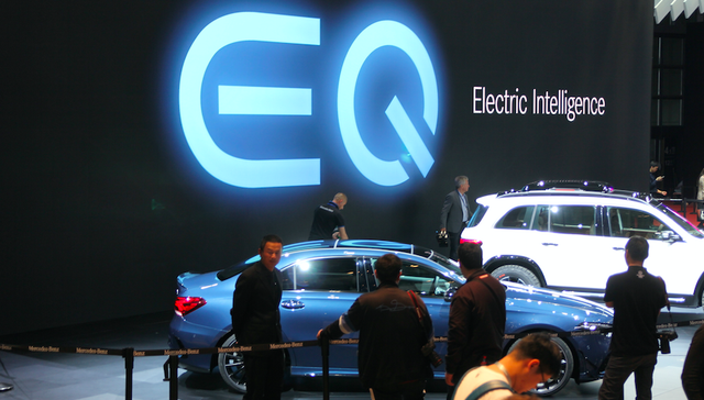 梅赛德斯-奔驰加速电动化转型，入股中国动力电池制造商孚能科技