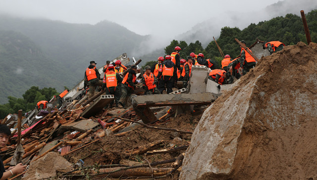 地方新闻精选 | 湖北黄梅山体滑坡导致9人被埋 济南一小区乘电梯按次收费30元600次