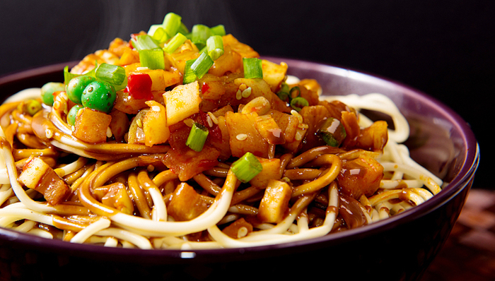 热干面成为螺蛳粉这样的网红，还要多努力？