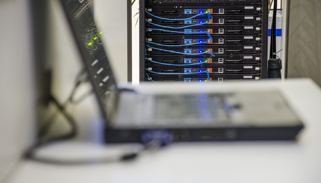 协鑫能科拟在广东投建1万个IDC机柜，总经理费智：将提升公司数据中心业务市场份额