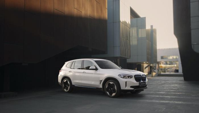 中国制造BMW iX3：全球电气化大变革下的“宝马提案”