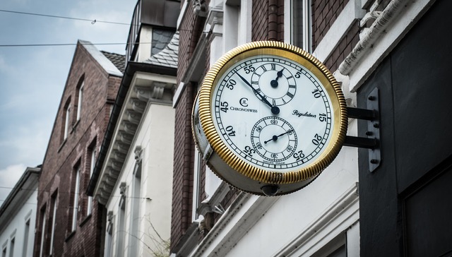 钟表,财报,投资