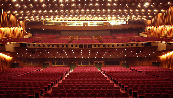 室内剧场,演员,确诊,身体不适,演出