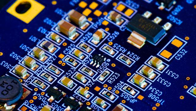 PCB公司二季度订单激增后放缓，下半年看下游补库节奏