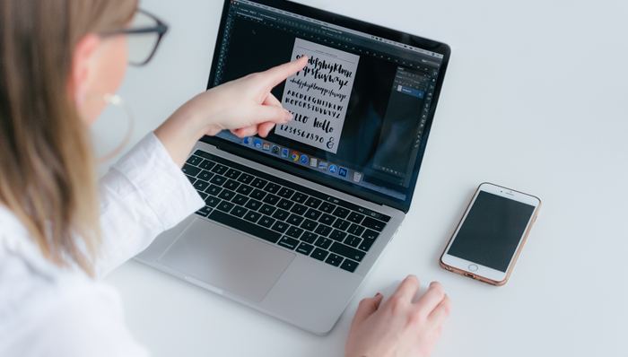 新职业催生新趋势：00后偏爱电子竞技运营师，90后最怕失业