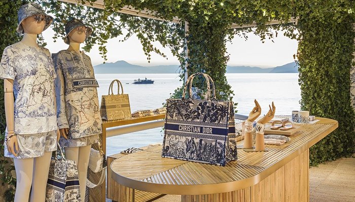迪奥推出岛上“沉浸式”快闪店，推开店门就能俯瞰地中海