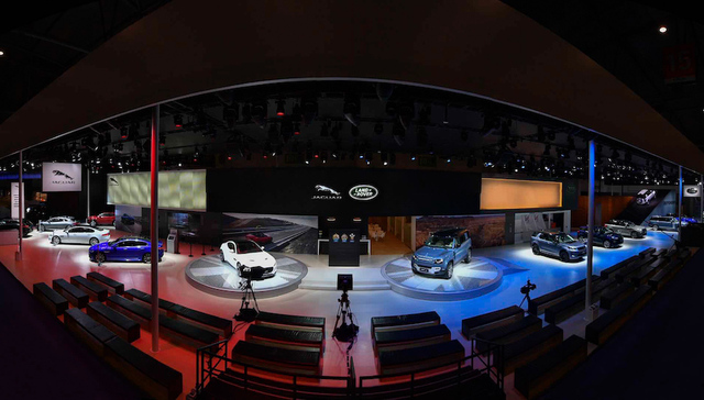 公布两款新车价格后，捷豹路虎李大龙还和我们分享了这些新动向 | 2020成都车展